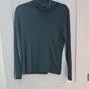 L.L. Bean Forest Green Supima Cotton Turtleneck Size M
